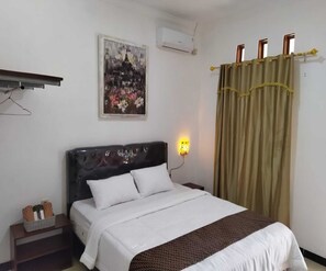 Executive Room, 1 Queen Bed, Balcony | Desk, bed sheets - Borobudur Cluster Homestay Candirejo Syariah (Borobudur)