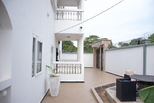 White House Luxury Mansion With a Difference