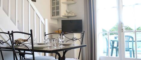 تناول الطعام