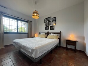 3 間睡房、熨斗/熨衫板、可攜式嬰兒床、免費 Wi-Fi