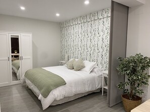 1 camera, ferro/asse da stiro, culla da viaggio, Wi-Fi