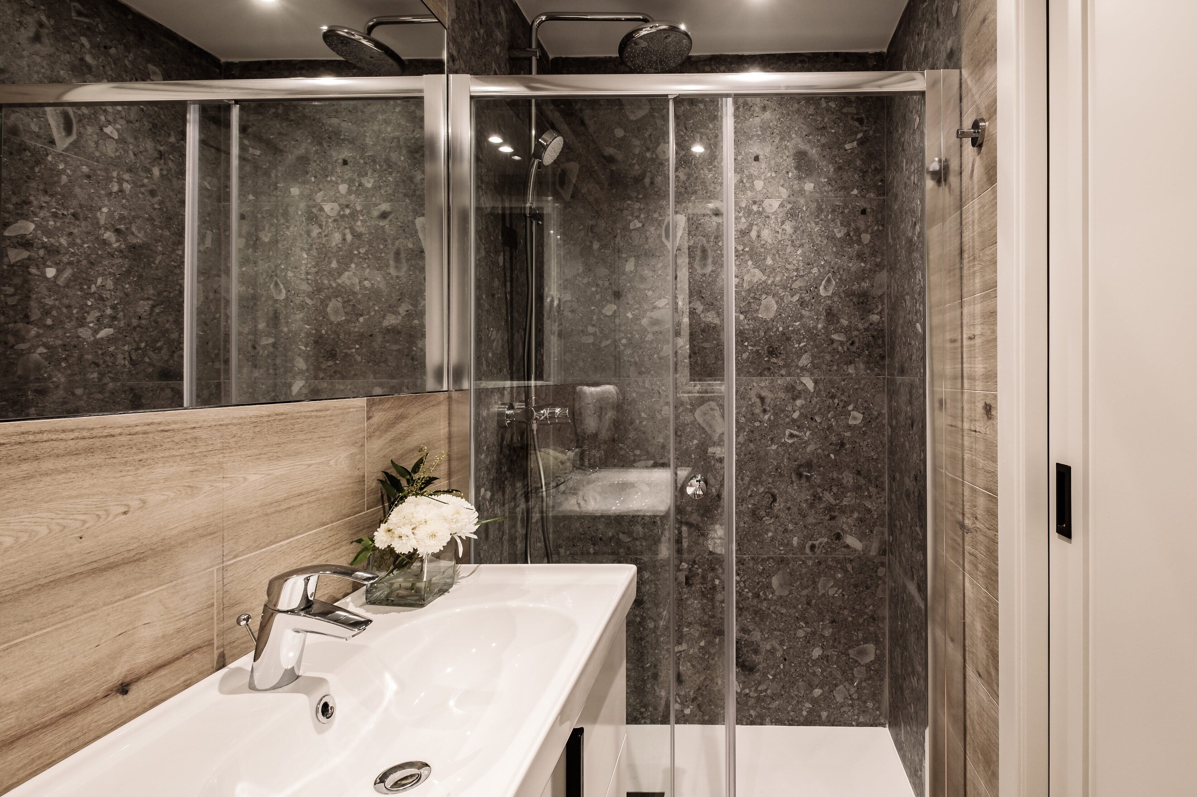 standard double or twin room | bathroom | shower, designer toiletries, hair dryer, towels