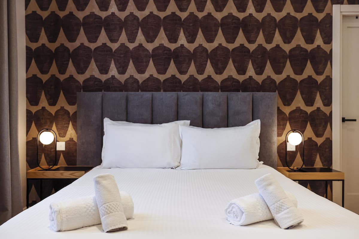 junior suite | 1 bedroom, premium bedding, minibar, in-room safe