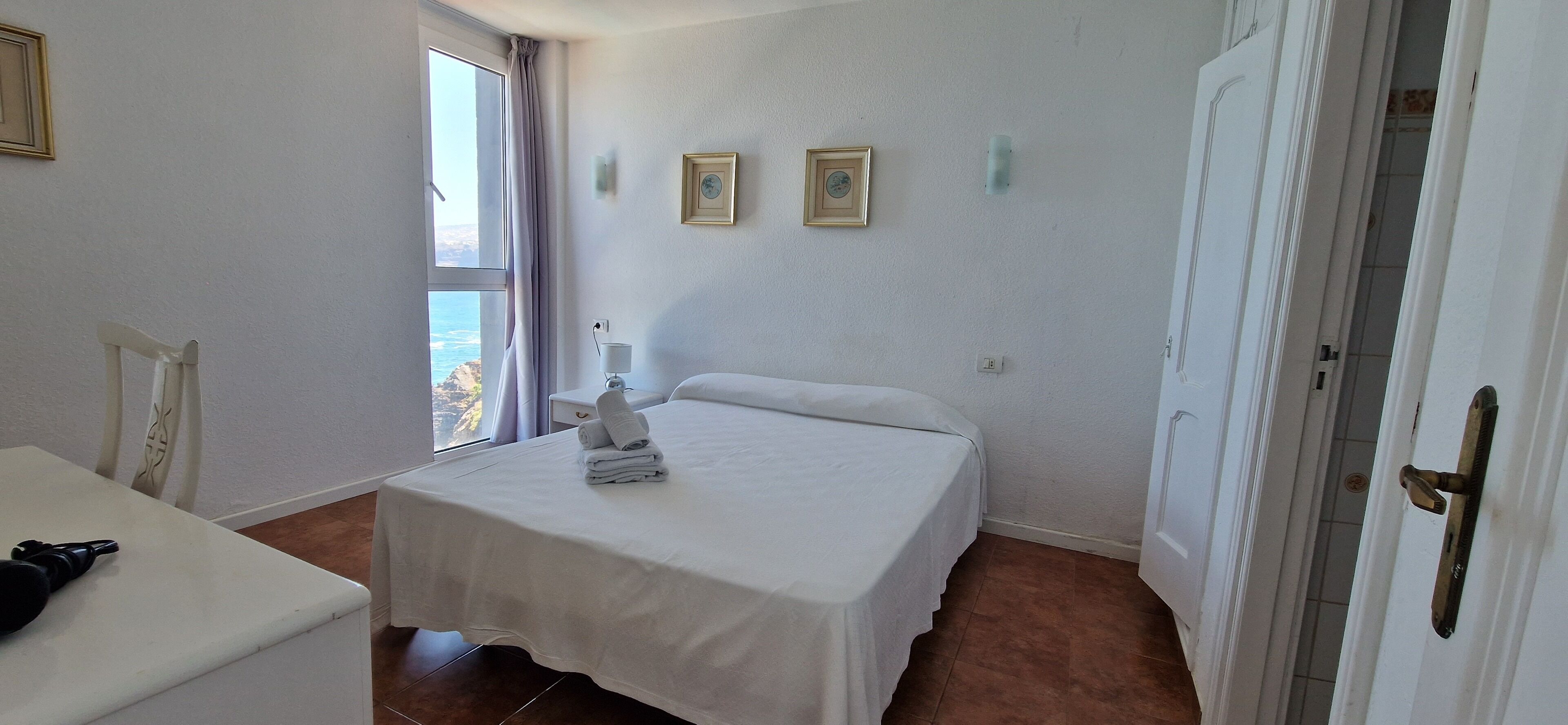 2 多间卧室、熨斗/熨衣板、WiFi、床单