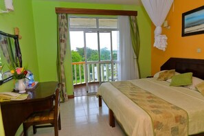 Deluxe Room | Bed sheets - Midview Hotel-Nyali (Mombasa)