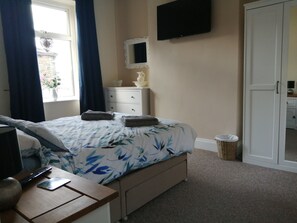 2 bedrooms, iron/ironing board, free WiFi, bed sheets - Stunning cosy cottage! Close to Haworth and amenities (keighley)
