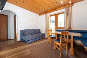 Living area - Cozy family apartment no. 2 - 5 minutes to the ski lift (Flachau)