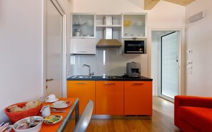 Kühlschrank, Mikrowelle, Geschirrspüler