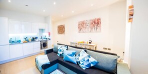 Apartment | Living area - St Albans Train Stati-high Street-business-leisure (St Albans)