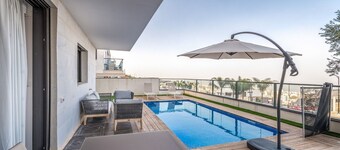 luxury garden apartment heated pool