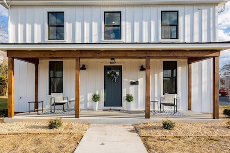 Exterior. Warm & Inviting Farmhouse Loft | Walk to River, Dining, Shopping & Bridgewater College