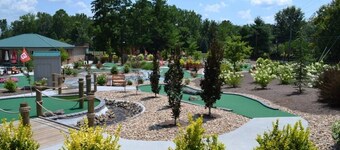 Farmhouse Loft: Walking distance to North River, Dining and Shopping, Convenient to Bwater College