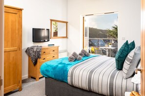 3 bedrooms, iron/ironing board, travel cot, free WiFi