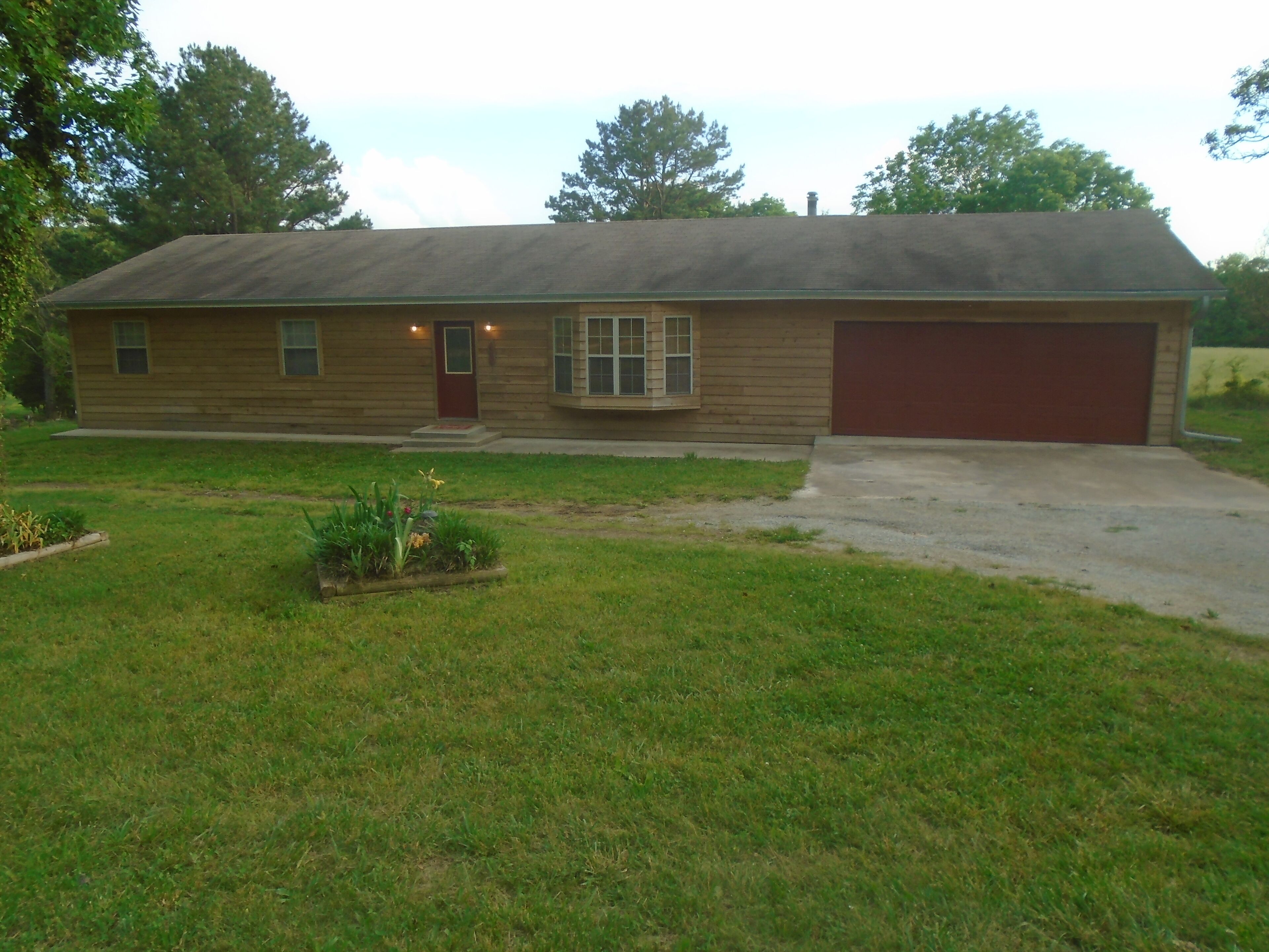 Spacious Country Home 1 hour from Eureka & Branson