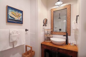 Hair dryer - Across from the beach luxury~ Blue Moon (Folly Beach)