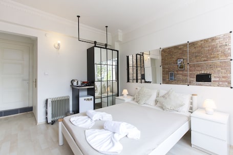 Frette Italian sheets, premium bedding, memory-foam beds, free minibar