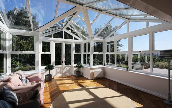 Interior - Torbay Rise. Seaside Villa with outstanding family facilities (Torquay)