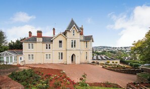 Exterior - Torbay Rise. Seaside Villa with outstanding family facilities (Torquay)