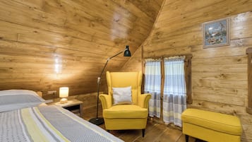 3 bedrooms, laptop workspace, iron/ironing board, free WiFi