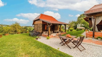 Family House, Multiple Bedrooms, Mountainside (Eco House Lina With Hot Tub and Sauna) | Outdoor dining