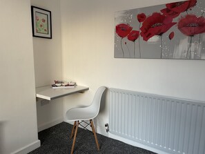 House | 3 bedrooms, iron/ironing board, free WiFi, bed sheets
