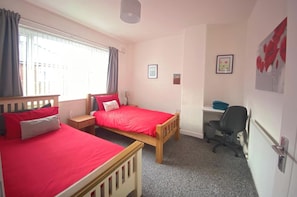 3 habitaciones, tabla de planchar con plancha y wifi gratis