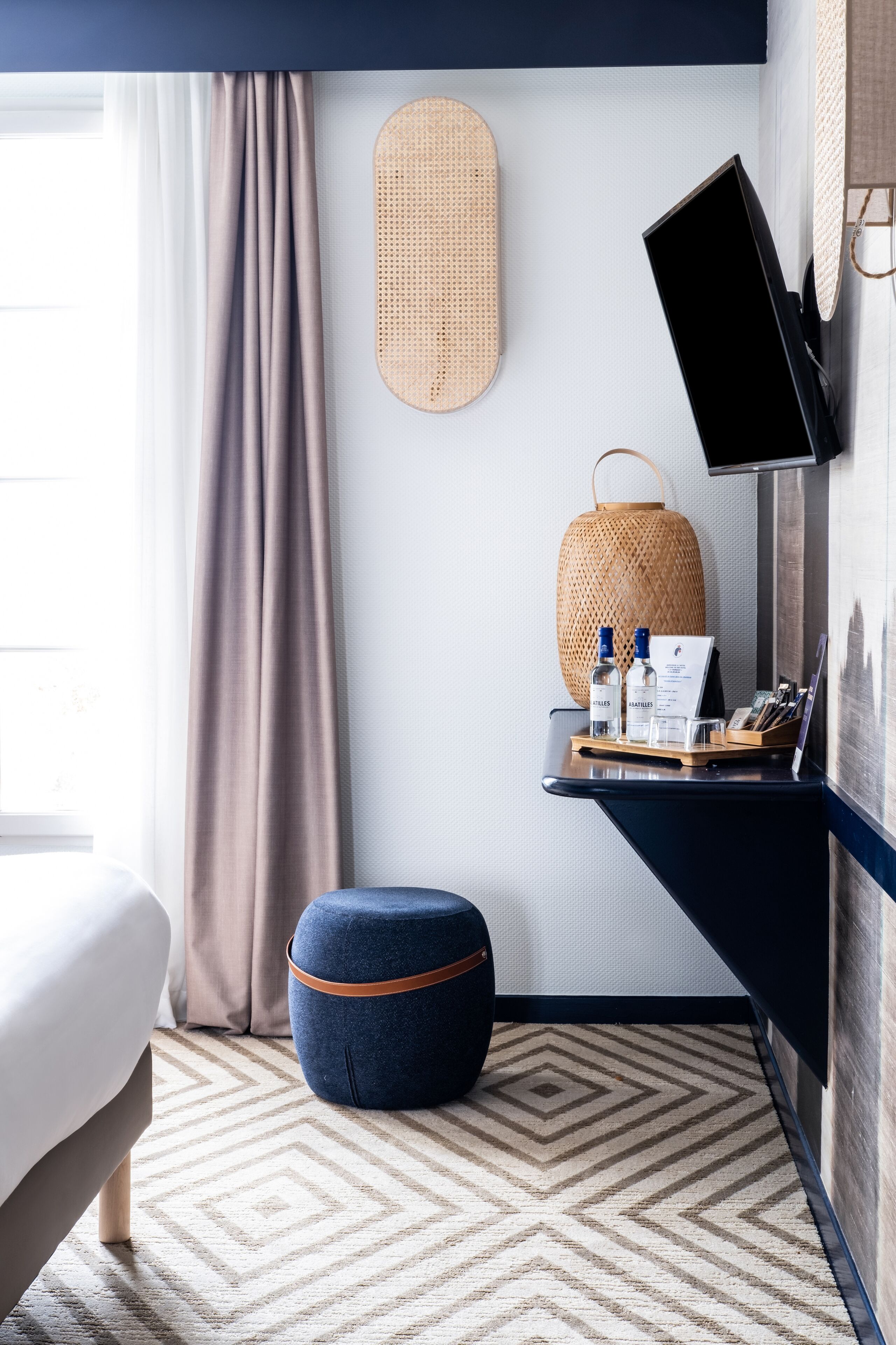 soundproofing, travel cot, free wifi, bed sheets