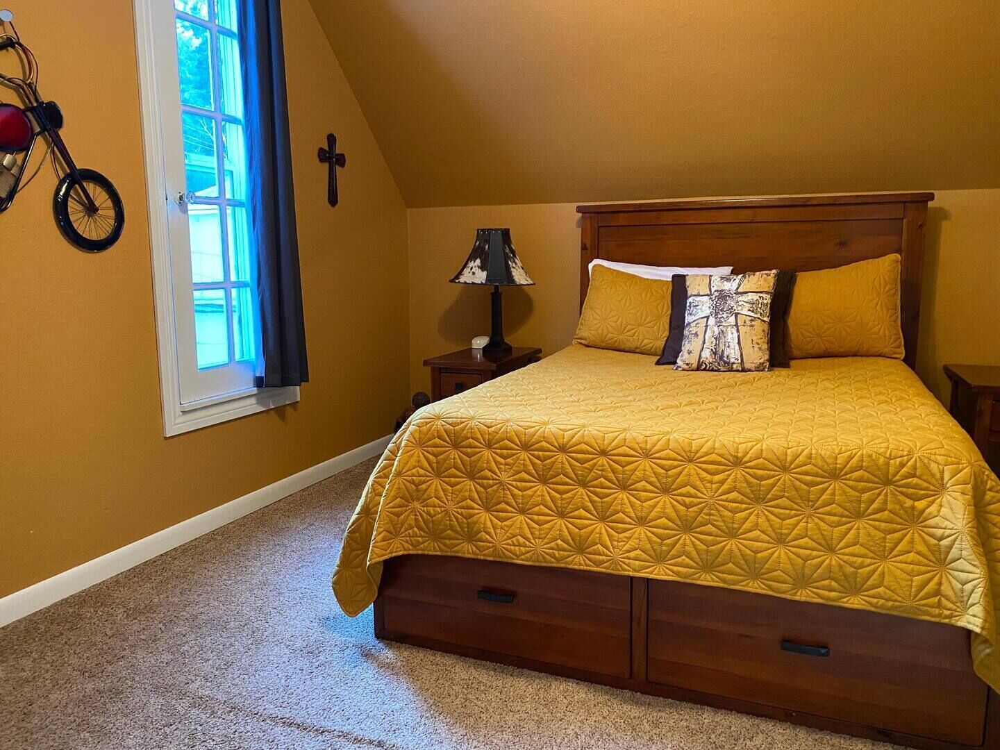 3 bedrooms, travel crib, WiFi (free), bed sheets
