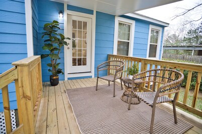 Charming Bungalow in Historic Laurel, Pet Friendly