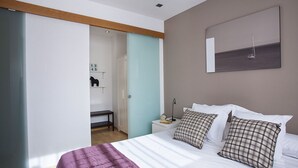 Room - Your 2 rooms and 2 bath home 200m from the beach (Barcelona)
