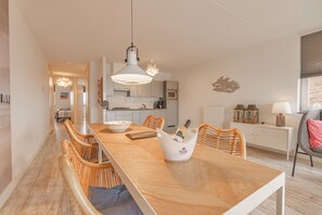 Dining - Modern holiday apartment - Duinerei B201 - Holidays by the sea (Callantsoog)