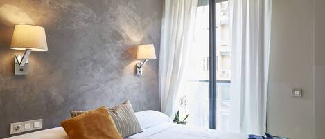 2 habitaciones, tabla de planchar con plancha, wifi y ropa de cama