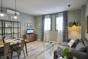 Living area - Central 1 bedroom apartment near the beach (Barcelona)