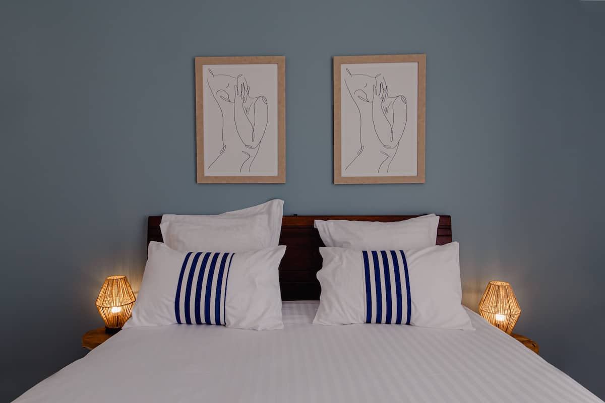 Standard Double Room, Private Bathroom | Meja, ruang kerja komputer riba, Wi-fi percuma