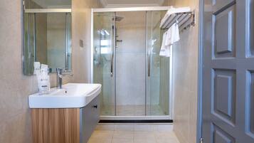 تجهيزات دش، مناشف، صابون، شامبو