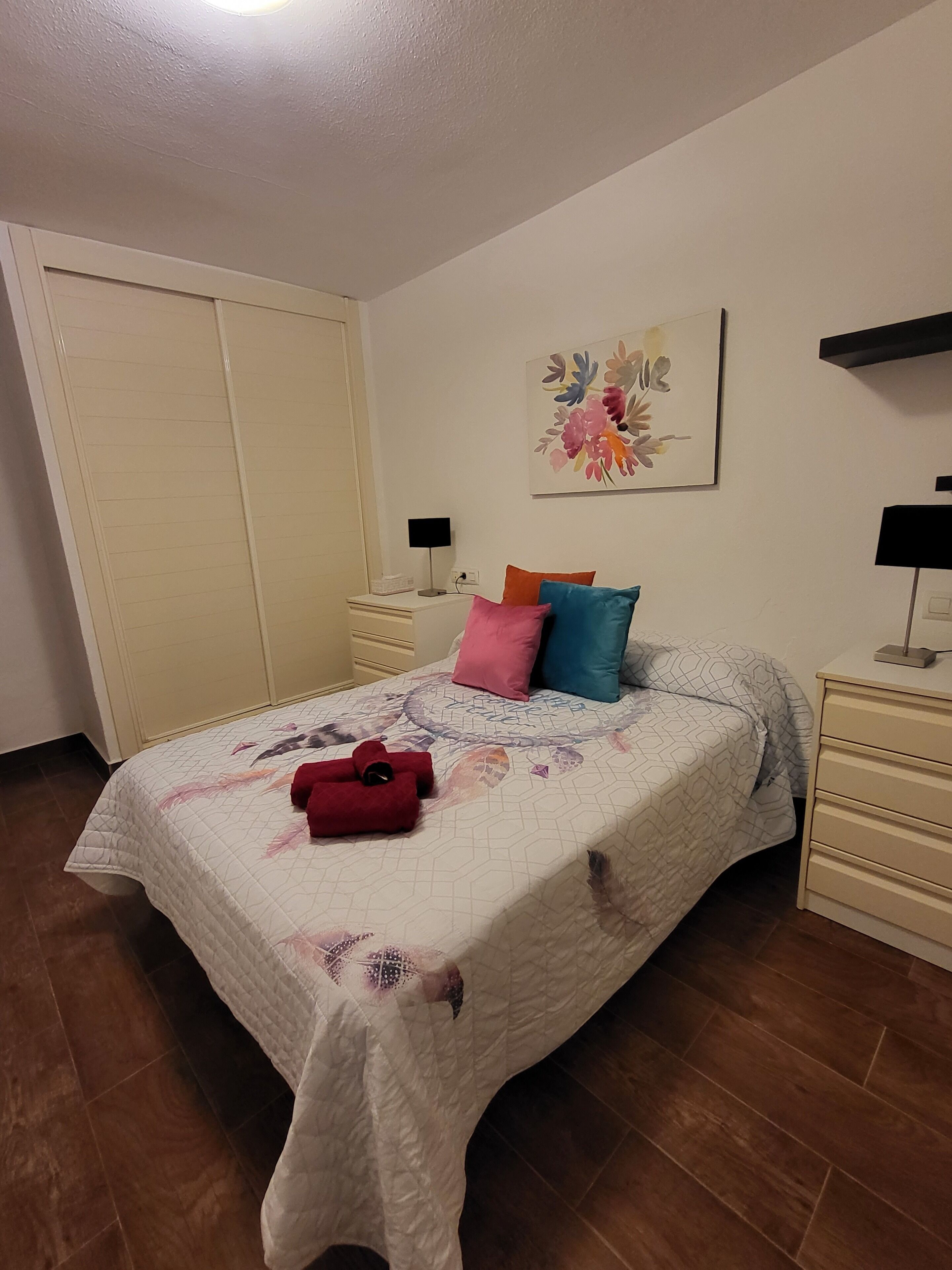 1 chambre, fer et planche à repasser, lit parapluie, Wi-Fi gratuit
