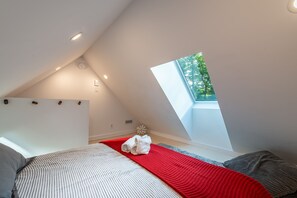 3 bedrooms, iron/ironing board, travel crib, free WiFi