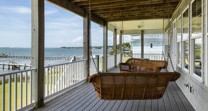 Sound Front, Pet Friendly House with Boat Lift (Dolphin Lookout)