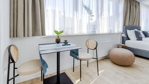 Suite M | Makan di kamar