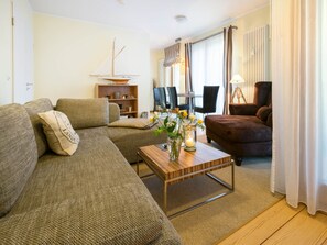 TV, DVD player, stereo - Apartment with 1 bedroom and balcony (Seebad Heringsdorf)