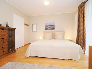1 bedroom, free WiFi, bed sheets - 1-room apartment with terrace (Seebad Heringsdorf)
