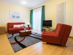 Fernseher, DVD-Player, Stereoanlage