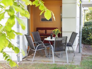 Outdoor dining - Apartment with 1 bedroom and terrace (Seebad Heringsdorf)