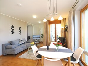 TV, DVD player, stereo - Apartment with 1 bedroom and balcony (Seebad Heringsdorf)