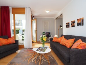 Fernseher, DVD-Player, Stereoanlage