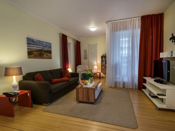 Fernseher, Stereoanlage