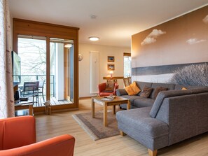 Fernseher, DVD-Player, Stereoanlage