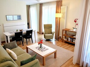 Fernseher, Stereoanlage