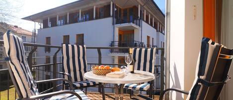 تناول الطعام بالخارج