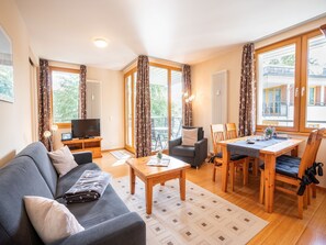 Fernseher, DVD-Player, Stereoanlage